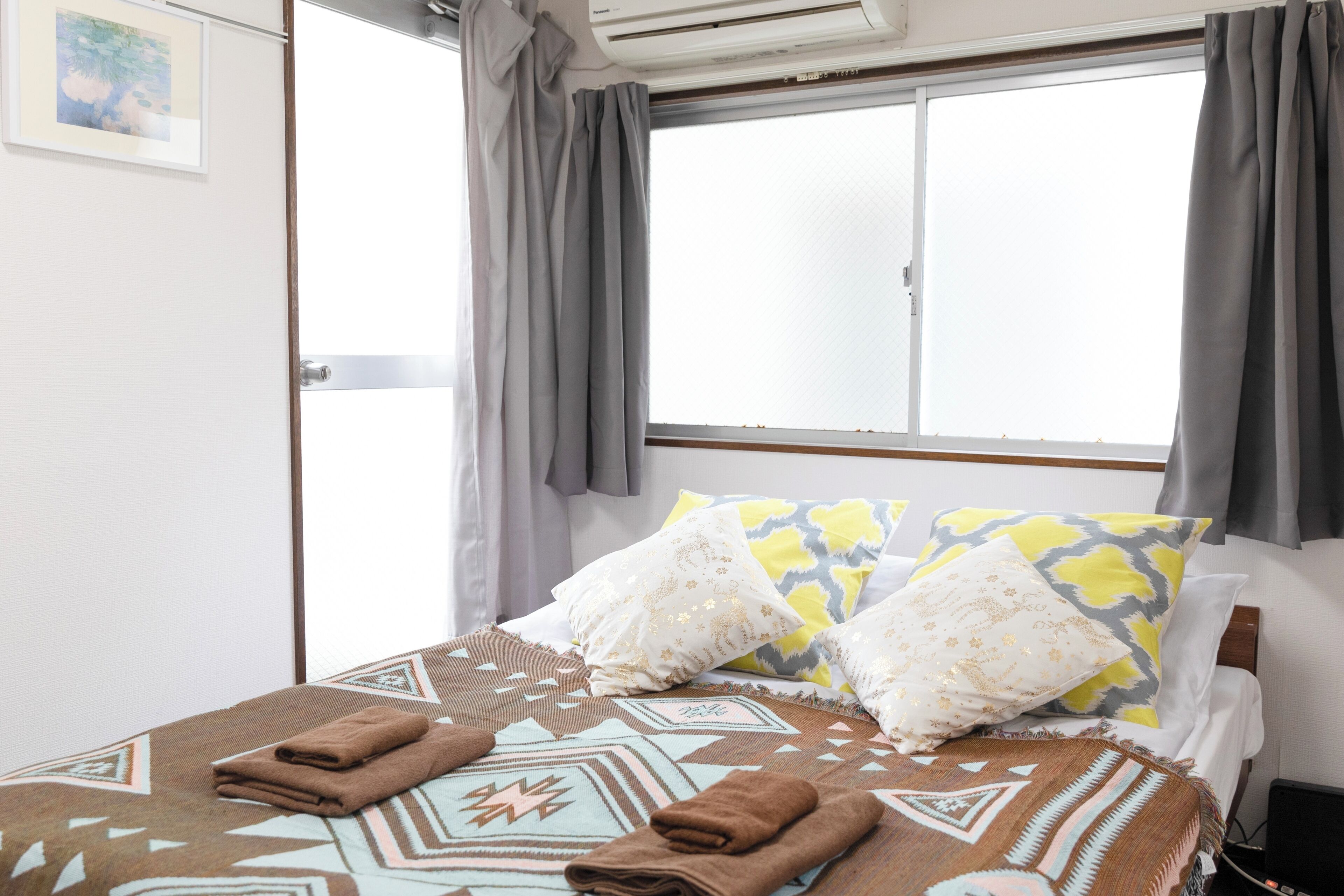 1 室のベッドルーム、デスク、アイロン / アイロン台、WiFi (無料)