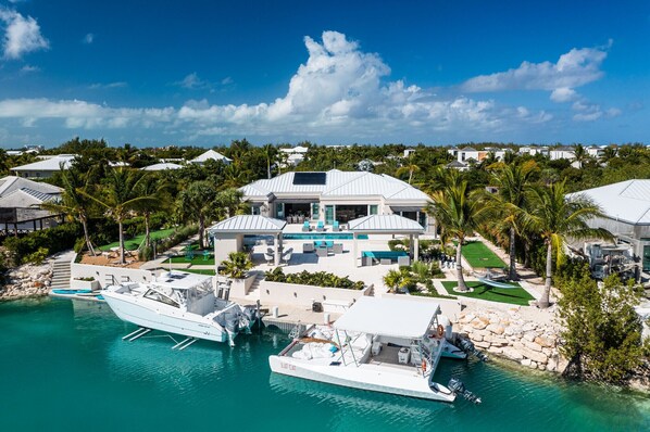 Exterior - Moringa Villa 4 BR - Canalfront (Leeward)