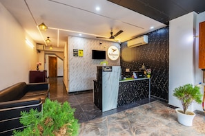 Reception - Hotel Admire Inn Sec - 104 By ASPL (Noida)