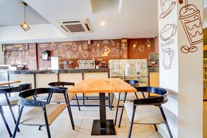 House | Tempat makan