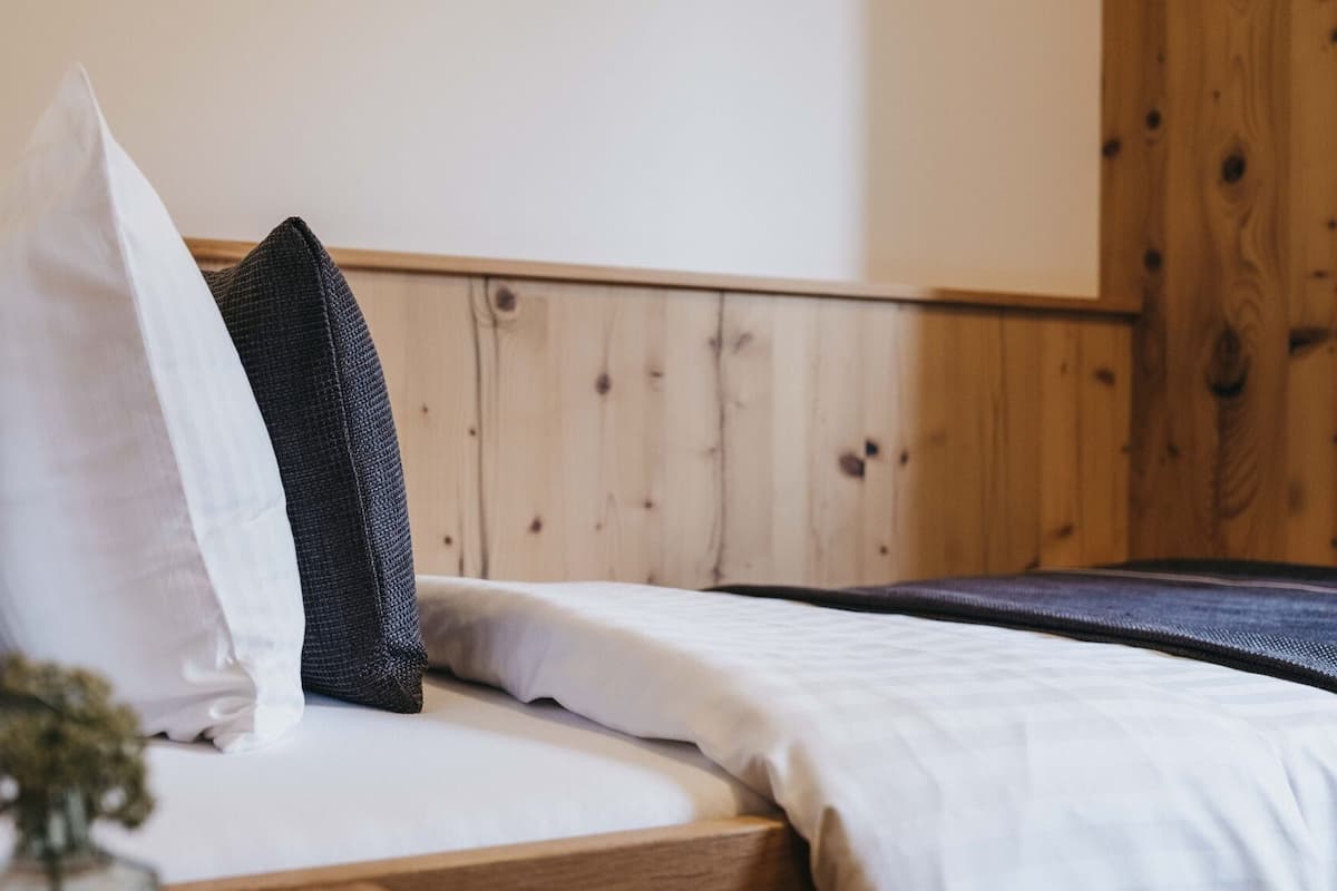 Single Room, Balcony