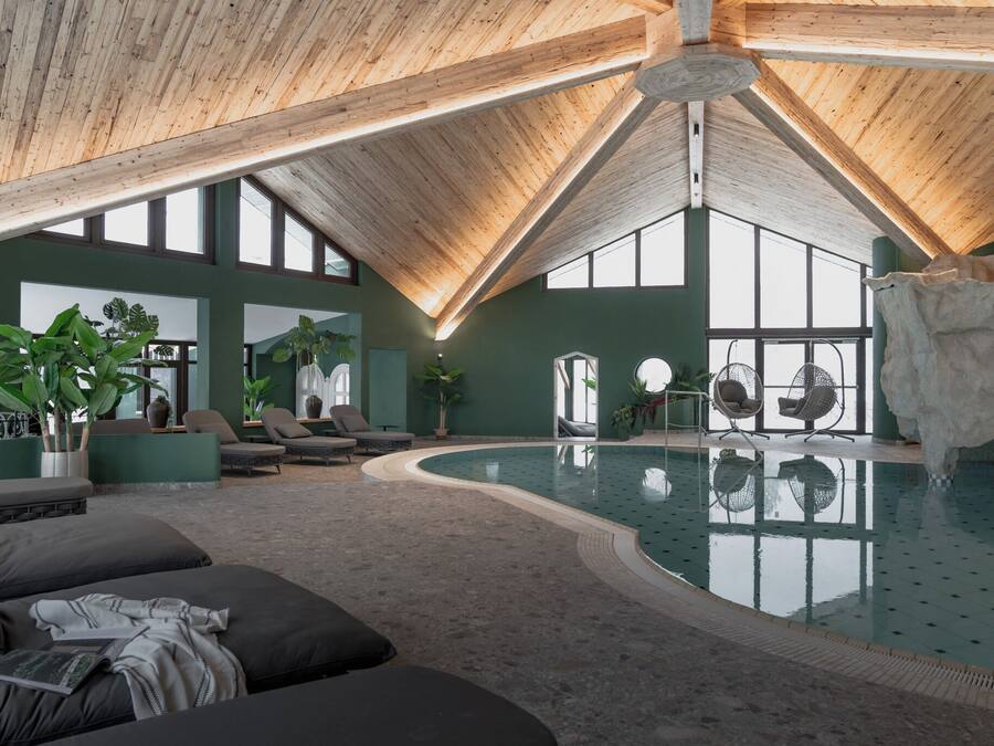 2 indoor pools, seasonal outdoor pool, pool loungers