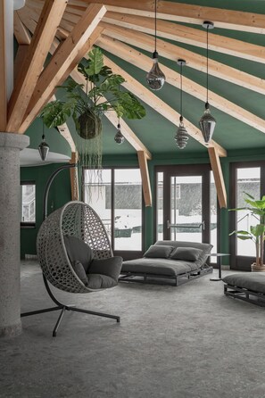 Een sauna, een bubbelbad, een stoombad, lichaamsbehandelingen