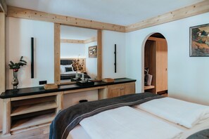 Family Room | Free WiFi