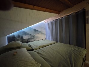 2 chambres, fer et planche à repasser, Wi-Fi, draps fournis