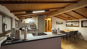 Kaffetrakter/tekoker, kjøleskap, mikrobølgeovn og ovn