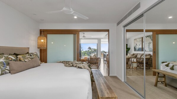 3 bedrooms, travel cot, free WiFi, bed sheets