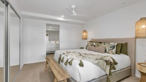 3 bedrooms, travel cot, free WiFi, bed sheets