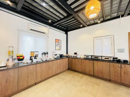 Desayuno buffet todos los días (con cargo)