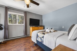 Escritorio, wifi y ropa de cama