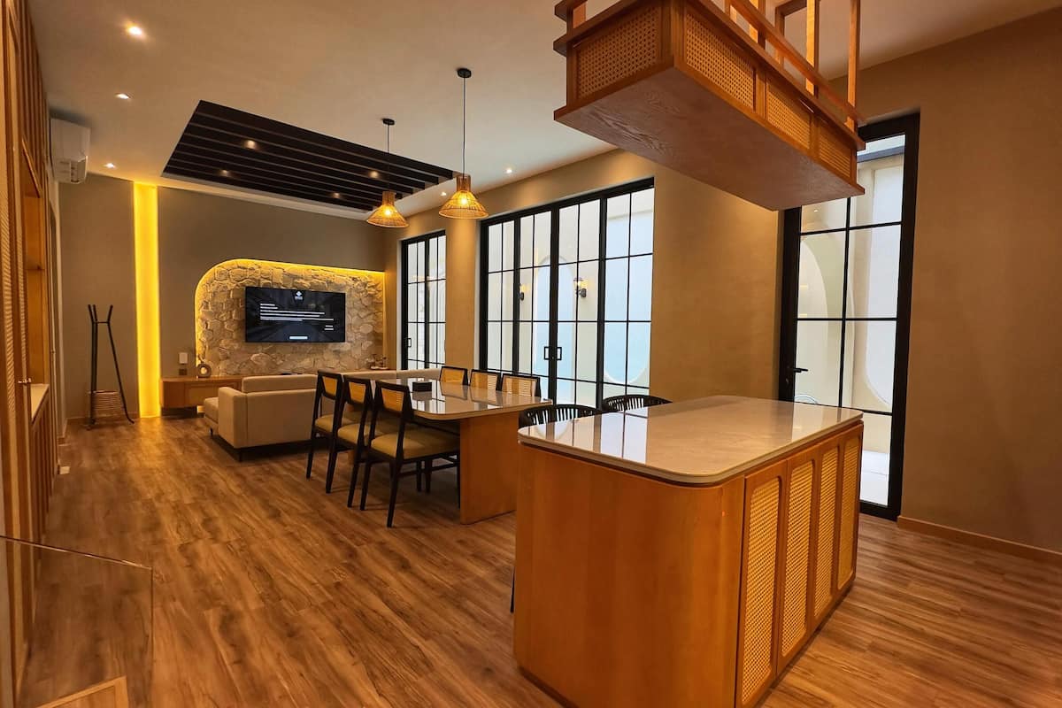Residence Pool | Living area