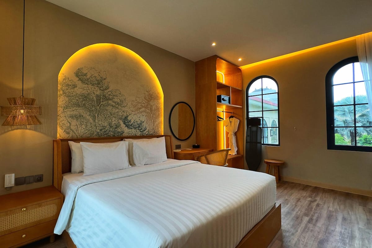 Grand Villa | 1 bedroom, in-room safe, iron/ironing board, free WiFi