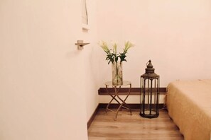 1 bedroom, iron/ironing board, WiFi, bed sheets - Sunny design apartment in the center (Barcelona)