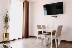 Dining - Sunny design apartment in the center (Barcelona)