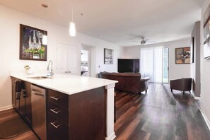 Interior - The Treehouse - Fun 2BR Retreat in the Domain (Austin)