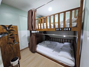 Family Room, Shared Bathroom | Free WiFi