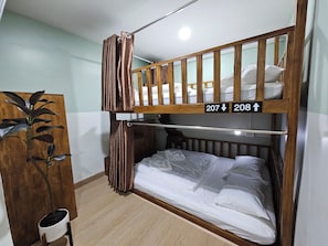 Family Room, Shared Bathroom | Free WiFi