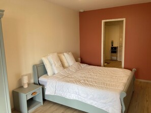 2 slaapkamers, een strijkplank/strijkijzer, gratis wifi