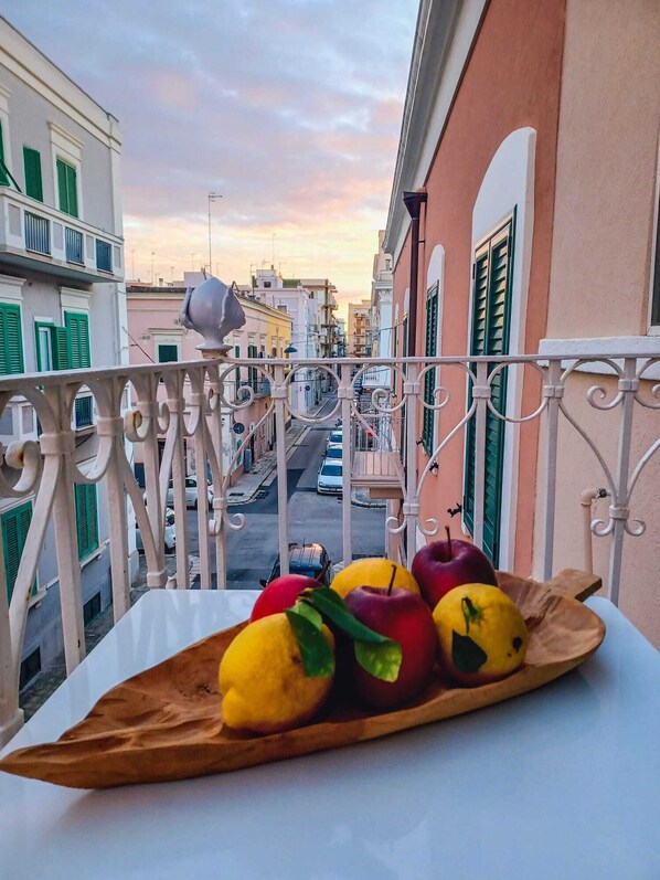 Unclassified image, 1 of 13, button