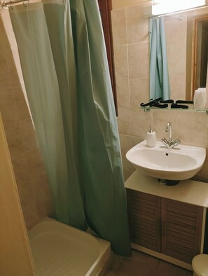 Douche, papier de toilette