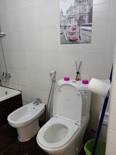 Chic 1-bedroom apartment with WiFi and AC in awesome Abu Dhabi