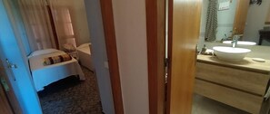 3 Schlafzimmer, Bügeleisen/Bügelbrett, WLAN