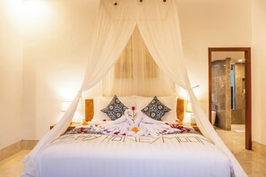 Villa, 1 Bedroom, Pool View | Desk, free WiFi