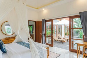 Biệt thự, 3 phòng ngủ, quang cảnh hồ bơi | Bàn, truy cập Internet không dây miễn phí, bộ trải giường