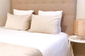 4 bedrooms, bed sheets