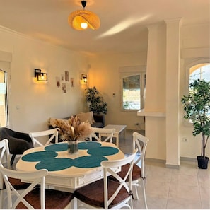 Dining - Villa on the beach with private pool - holaVivienda Inmobiliaria (Dénia)