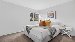 3 chambres, fer et planche à repasser, accès Internet, draps fournis