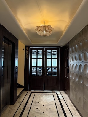 Banquet hall
