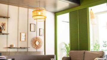 2 من المطاعم، تقديم الإفطار