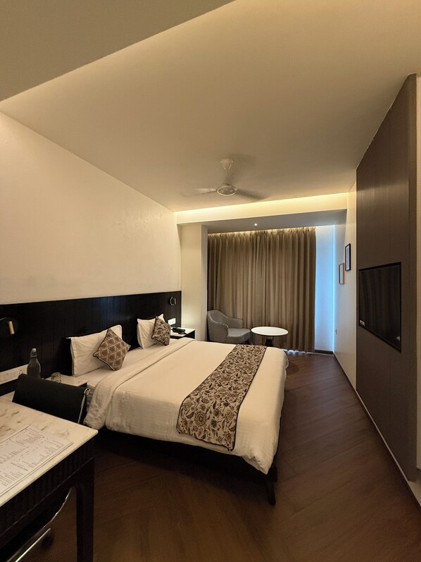 Coffres-forts dans les chambres, bureau, Wi-Fi gratuit, draps fournis