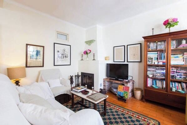 Hus - 3 soveværelser | Stue | Bøger