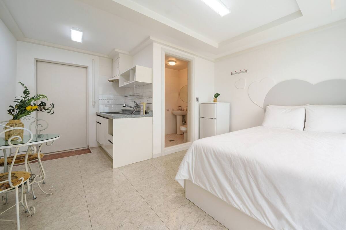 Basic Room, 1 Bedroom (Room 201 (BBQ / Netflix)) | 1 bedroom, free WiFi