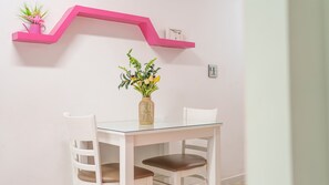 Basic Room, 1 Bedroom (Room 102 (BBQ / Netflix)) | 1 bedroom, free WiFi