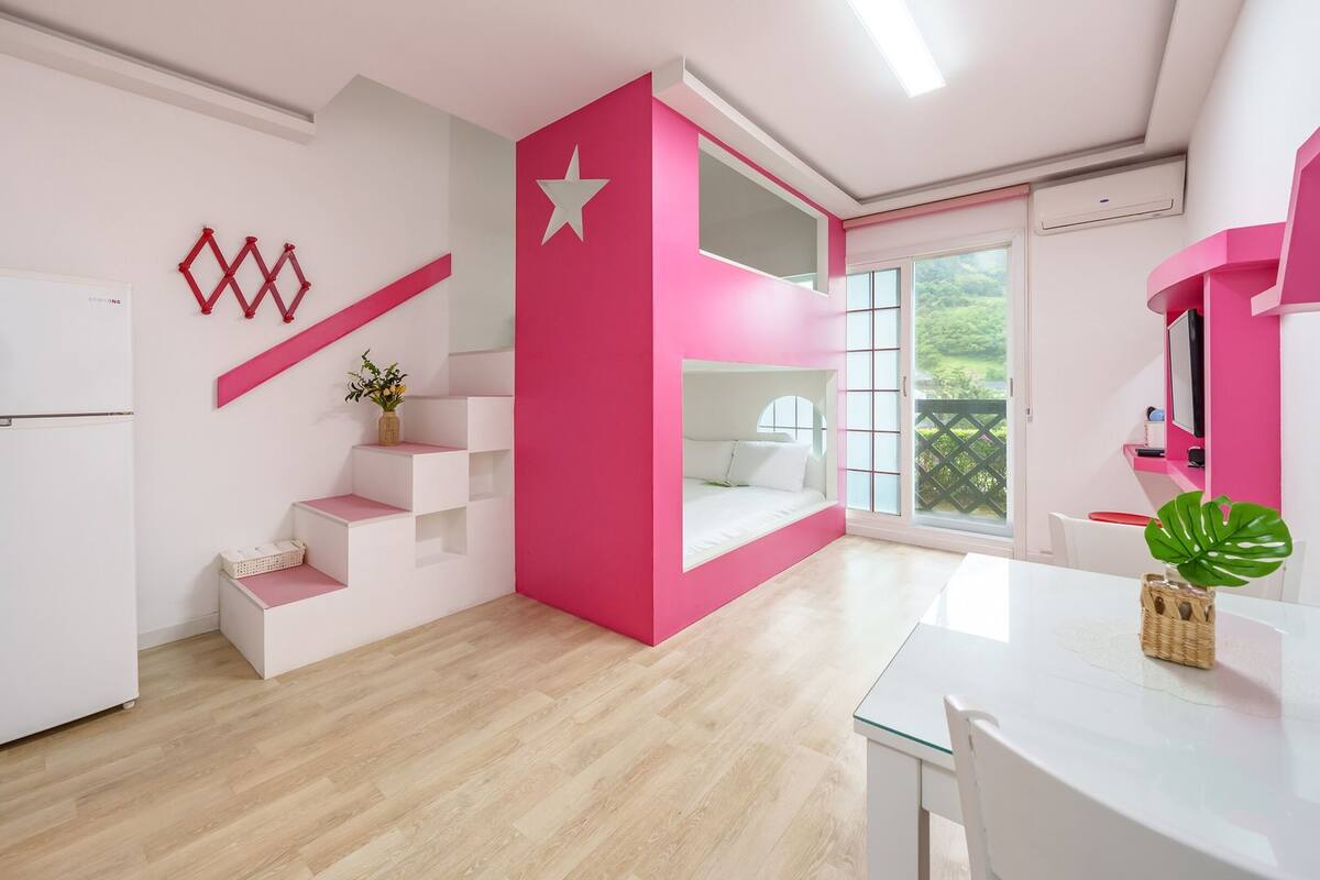 Basic Room, 1 Bedroom (Room 102 (BBQ / Netflix)) | 1 bedroom, free WiFi