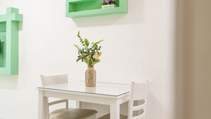 Basic Room, 1 Bedroom (Room 101 (BBQ / Netflix))