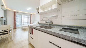 Basic Room, 1 Bedroom (Room 103 (BBQ / Netflix)) | 1 bedroom, free WiFi