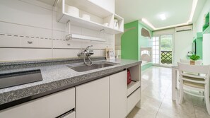 Basic Room, 1 Bedroom (Room 101 (BBQ / Netflix))