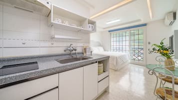 Basic Room, 1 Bedroom (Room 201 (BBQ / Netflix))