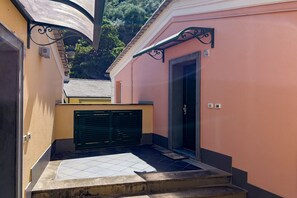 Family Apartment, Multiple Bedrooms, 2 Bathrooms (Wonderful House In Portofino with) | Property grounds - Wonderful House In Portofino With Parking (Portofino)