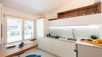 Family Apartment, 2 Bedrooms, 2 Bathrooms (Wonderful House In Portofino with) | Private kitchen | Fridge, microwave, oven, stovetop