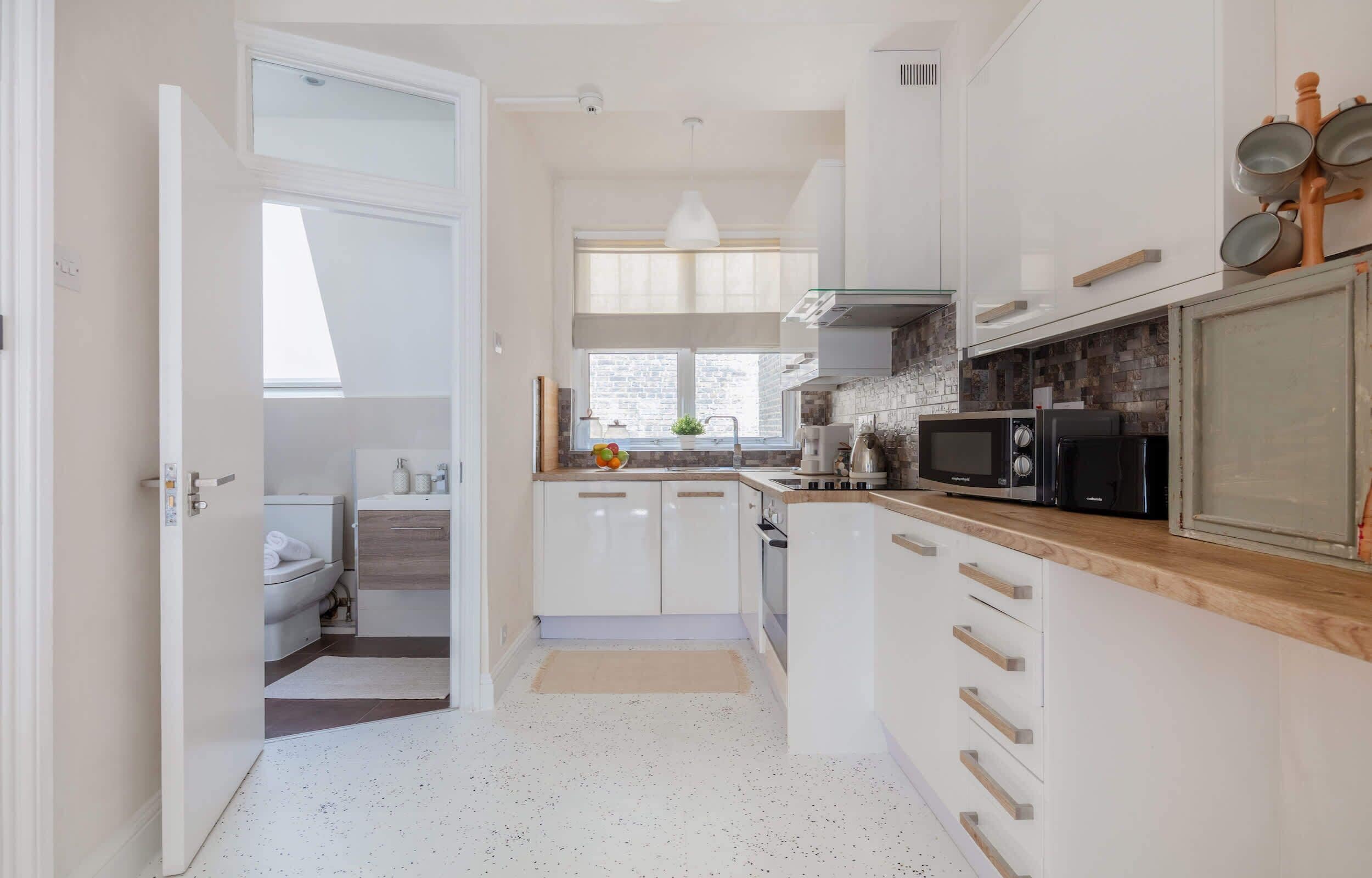 Frigorífic, microones, forn i placa de cuina 