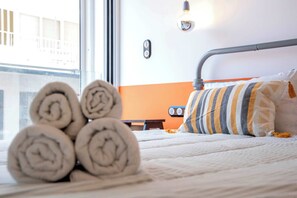 WiFi, bed sheets
