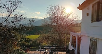 Quiet peaceful cottage in the hills