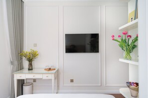 Deluxe Double Room, Balcony | Desk, laptop workspace, blackout drapes, free WiFi