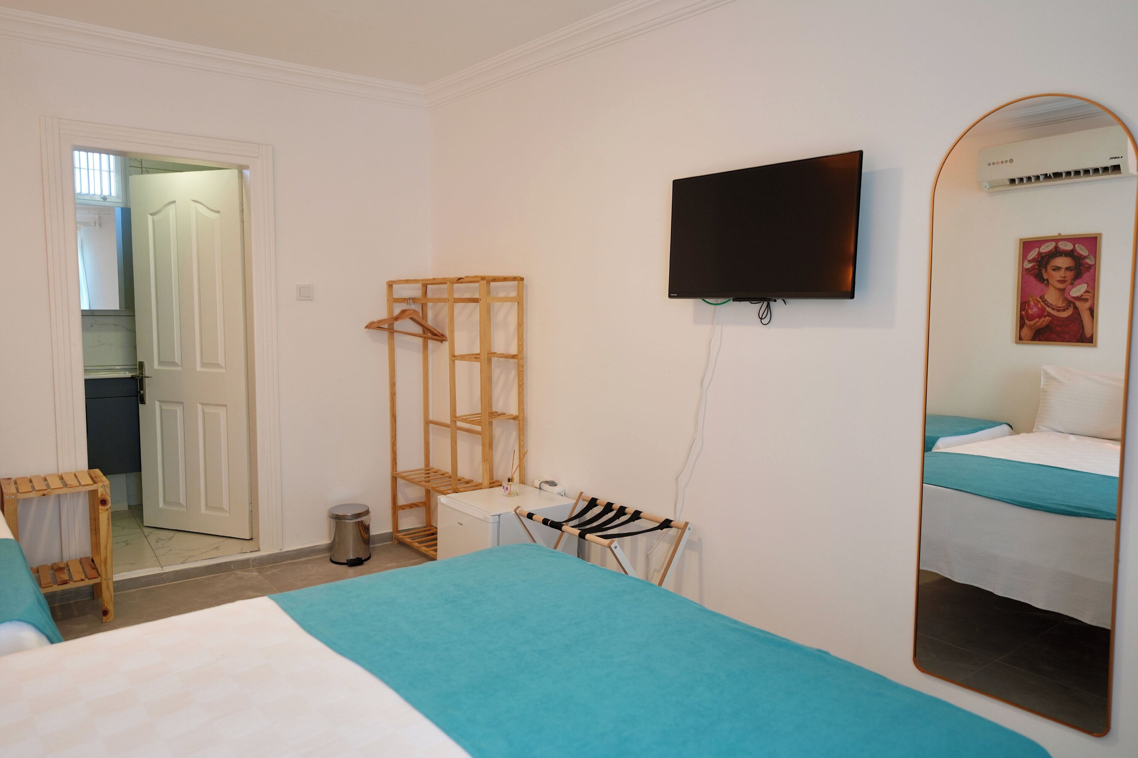 Deluxe Triple Room | Free WiFi, individually decorated, individually furnished, bed sheets