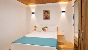 Family Quadruple Room | Free WiFi, individually decorated, individually furnished, bed sheets - Frida Sığacık Butik Otel (Seferihisar)